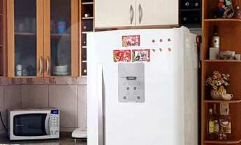 Imagem: 3 dormitórios, 3 banheiro, 2 vagas na garagem