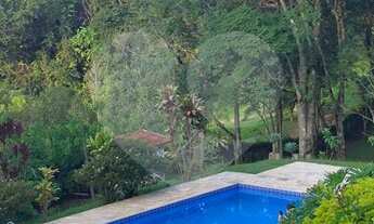 Imagem: 4 dormitórios, 1 suítes, 5 banheiro, 10