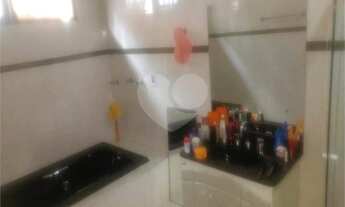 Imagem 7: 4 dormitórios, 1 suítes, 3 banheiro, 2 vagas na garagem, 250M² de Área Construída