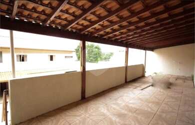 Imagem 6: 3 dormitórios, 1 suítes, 4 banheiro, 3 vagas na garagem, 320M² de Área Construída