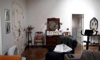 Imagem 6: 3 dormitórios, 1 suítes, 2 banheiro, 4 vagas na garagem, 244M² de Área Construída