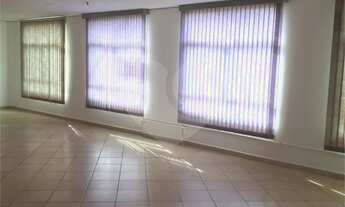 Imagem: 2 banheiro, 1 vaga na garagem, 64M² de