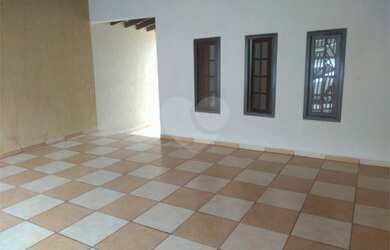 Imagem 3: 3 dormitórios, 2 banheiro, 2 vagas na garagem, 194M² de Área Construída, 194M² de Área Tot