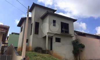 Imagem: 3 dormitórios, 1 suítes, 2 banheiro, 4