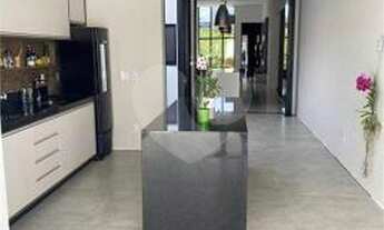 Imagem 4: 3 dormitórios, 1 suítes, 4 banheiro, 4 vagas na garagem, 180M² de Área Construída