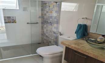 Imagem 7: 3 dormitórios, 1 suítes, 3 banheiro, 5 vagas na garagem, 232M² de Área Construída