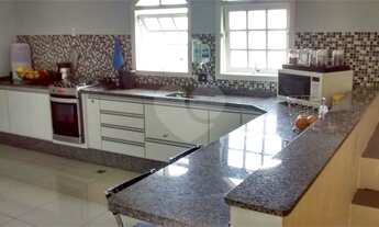 Imagem: 3 dormitórios, 1 suítes, 3 banheiro, 2