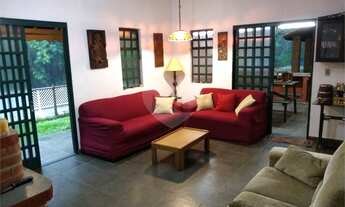 Imagem 4: 7 dormitórios, 3 suíte, 2 banheiro, 10 vagas na garagem, 368M² de Área Construída