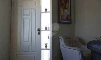 Imagem 3: 4 dormitórios, 1 suítes, 2 banheiro, 4 vagas na garagem, 146M² de Área Construída