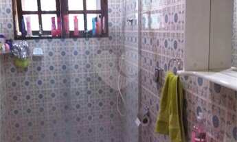 Imagem 6: 3 dormitórios, 1 suítes, 3 banheiro, 6 vagas na garagem, 230M² de Área Construída