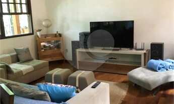 Imagem: 6 dormitórios, 6 suíte, 8 banheiro, 4