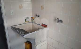 Imagem 3: 2 dormitórios, 2 banheiro, 3 vagas na garagem, 190M² de Área Construída, 190M² de Área Tot