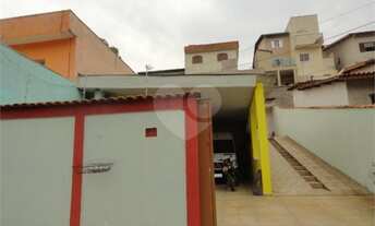 Imagem: 2 dormitórios, 2 banheiro, 6 vagas na garagem