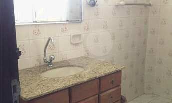 Imagem 5: 3 dormitórios, 1 suítes, 3 banheiro, 2 vagas na garagem, 265M² de Área Construída