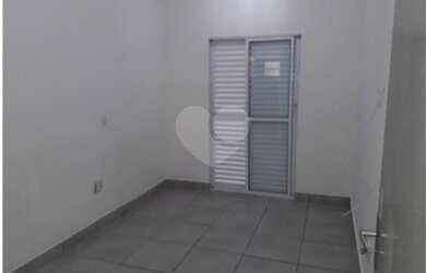 Imagem 6: 3 dormitórios, 1 suítes, 2 banheiro, 2 vagas na garagem, 140M² de Área Construída