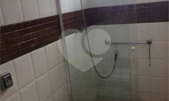 Imagem 3: 3 dormitórios, 3 suíte, 5 banheiro, 2 vagas na garagem, 230M² de Área Construída