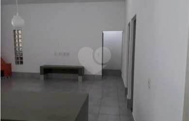 Imagem 3: 3 dormitórios, 1 suítes, 2 banheiro, 2 vagas na garagem, 140M² de Área Construída