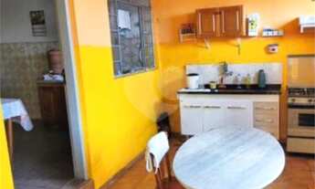 Imagem 3: 4 dormitórios, 3 banheiro, 5 vagas na garagem, 262M² de Área Construída, 307M² de Área Tot