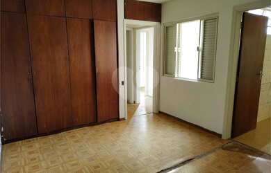 Imagem 2: 2 dormitórios, 1 suítes, 2 banheiro, 1 vaga na garagem, 120M² de Área Construída