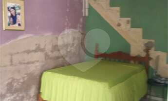 Imagem 7: 3 dormitórios, 1 suítes, 3 banheiro, 2 vagas na garagem, 231M² de Área Construída