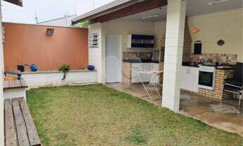 Imagem 5: 3 dormitórios, 1 suítes, 3 banheiro, 5 vagas na garagem, 232M² de Área Construída