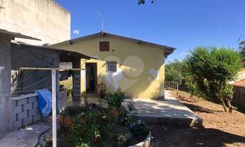 Imagem 3: 2 dormitórios, 1 banheiros, 2 vagas na garagem, 188M² de Área Construída, 515M² de Área To