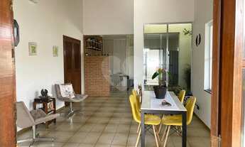 Imagem 6: 3 dormitórios, 1 suítes, 3 banheiro, 1 vaga na garagem, 174M² de Área Construída