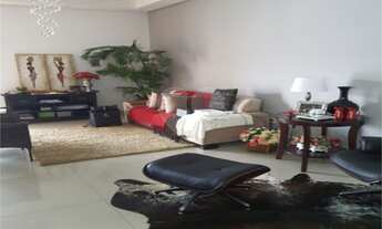 Imagem 6: 3 dormitórios, 1 suítes, 3 banheiro, 5 vagas na garagem, 232M² de Área Construída