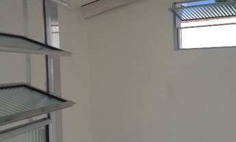 Imagem 6: Sala comercial (segundo andar) contendo pequena copa (com encanamento pronto para colocar