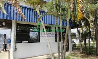 Imagem 6: 2 banheiro, 18 vagas na garagem