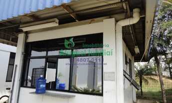 Imagem 7: 2 banheiro, 18 vagas na garagem