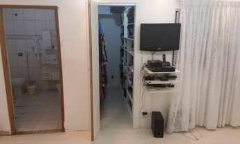 Imagem 2: 2 dormitórios, 1 banheiros, 2 vagas na garagem, 147M² de Área Construída