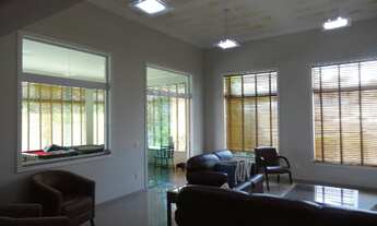 Imagem 4: 4 dormitórios, 2 suíte, 5 banheiro, 4 vagas na garagem, 220M² de Área Construída