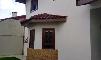 Imagem: 6 dormitórios, 3 suíte, 2 banheiro, 4