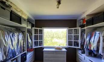 Imagem 2: Casa p/ LOCAÇÃO - Condomínio Serra dos Cristais de 217m², 4 suítes, salas de estar, jantar