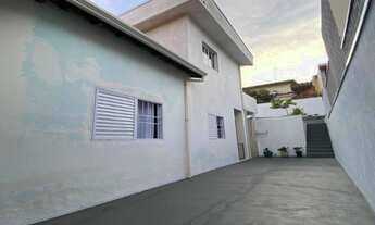 Imagem: 4 dormitórios, 2 banheiro, 7 vagas na garagem