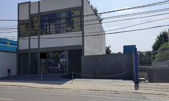 Imagem: 8 banheiro, 70 vagas na garagem