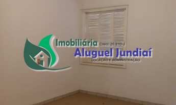 Imagem 6: Casa de 300m² no piso superior com 3 dormitórios, sendo 1 suíte e 1 banheiro. Sala de esta