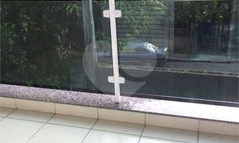 Imagem 4: 3 dormitórios, 1 suítes, 2 banheiro, 2 vagas na garagem, 263M² de Área Construída