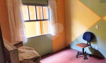 Imagem 2: 4 dormitórios, 3 banheiro, 5 vagas na garagem, 262M² de Área Construída, 307M² de Área Tot