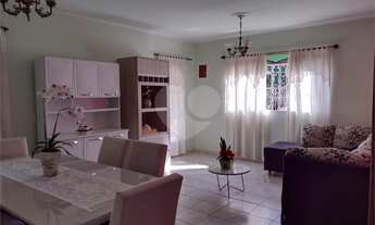 Imagem: 3 dormitórios, 2 banheiro, 4 vagas na garagem