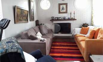 Imagem: 3 dormitórios, 1 suítes, 2 banheiro, 4