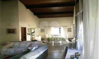 Imagem 6: 3 dormitórios, 1 suítes, 3 banheiro, 5 vagas na garagem, 205M² de Área Construída