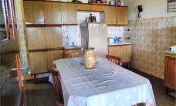 Imagem 4: 4 dormitórios, 3 banheiro, 5 vagas na garagem, 262M² de Área Construída, 307M² de Área Tot