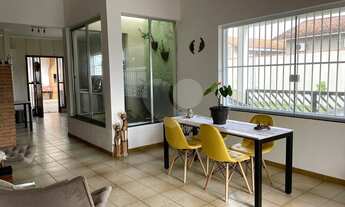 Imagem 3: 3 dormitórios, 1 suítes, 3 banheiro, 1 vaga na garagem, 174M² de Área Construída