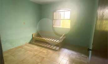 Imagem 3: 3 dormitórios, 2 banheiro, 4 vagas na garagem, 205M² de Área Construída, 250M² de Área Tot