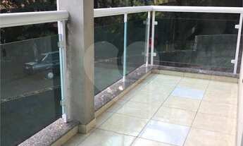 Imagem 5: 3 dormitórios, 1 suítes, 2 banheiro, 2 vagas na garagem, 263M² de Área Construída