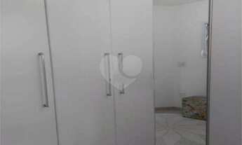 Imagem 6: 3 dormitórios, 1 suítes, 2 banheiro, 2 vagas na garagem, 180M² de Área Construída