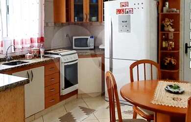 Imagem 2: 3 dormitórios, 3 banheiro, 2 vagas na garagem, 158M² de Área Construída, 158M² de Área Tot