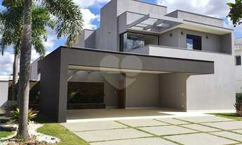 Imagem 7: 4 dormitórios, 4 suíte, 5 banheiro, 3 vagas na garagem, 389M² de Área Construída